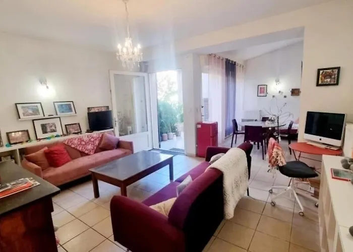 Charmant T3 Duplex Avec Patio Centre/arenes/gare Nîmes